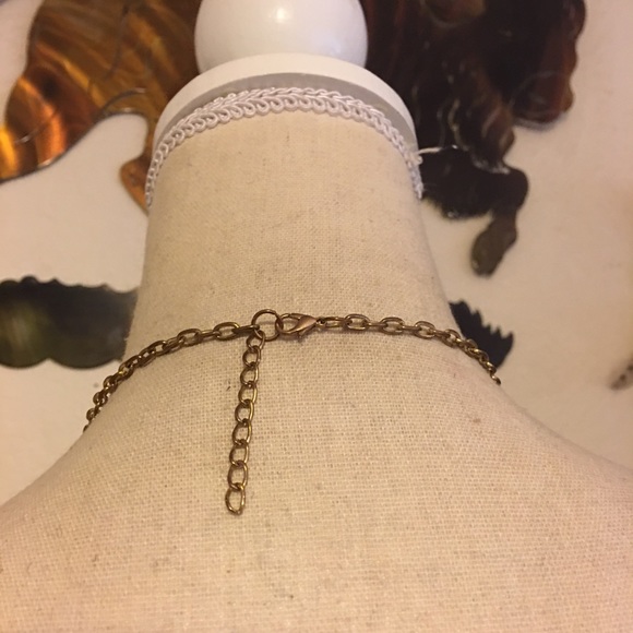 Large faceted yellow cabochon statement necklace - Picture 5 of 7